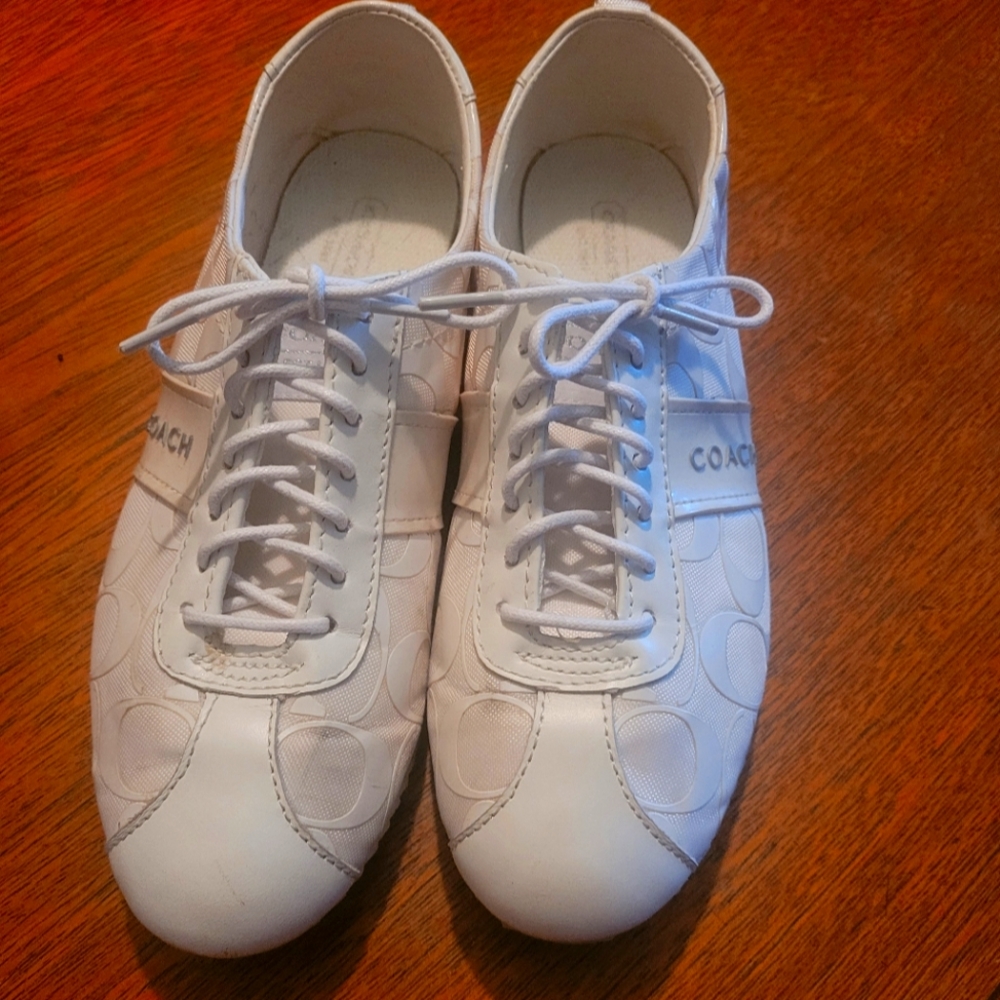 White/Off White Coach Tennis Shoes/Sneakers 7.5M womens